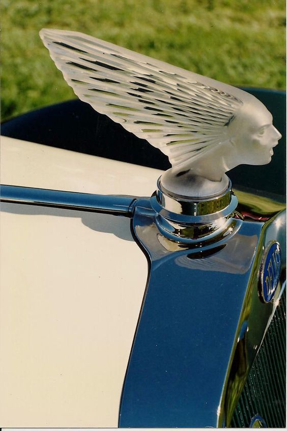 Delahaye - Car Hood Ornament Lalique
