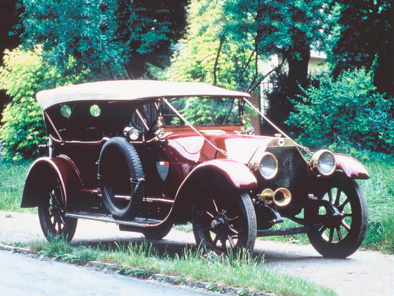 1911 Lancia Theta A total of 1,696 units