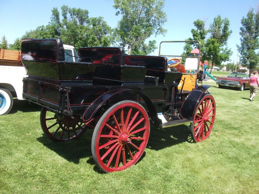 1913 International MW. It is powered by a two cylinder engine rearside