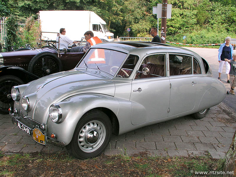 1939 Tatra Type 87 - 4-door sedan
