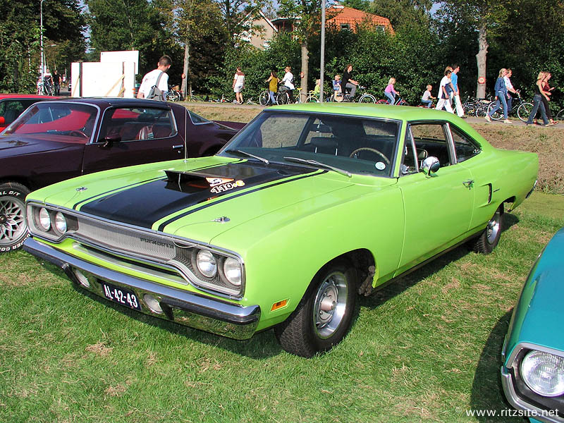 1970 Plymouth Road Runner 440+6 - 2-pillar coupe body