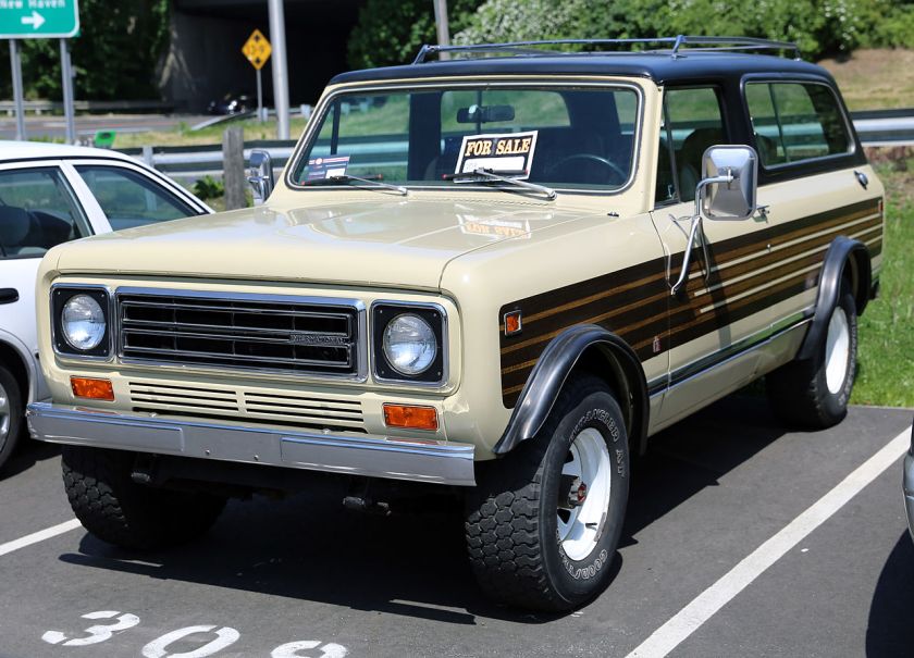 1976-80 IH Scout II Traveller, with the third row of seats