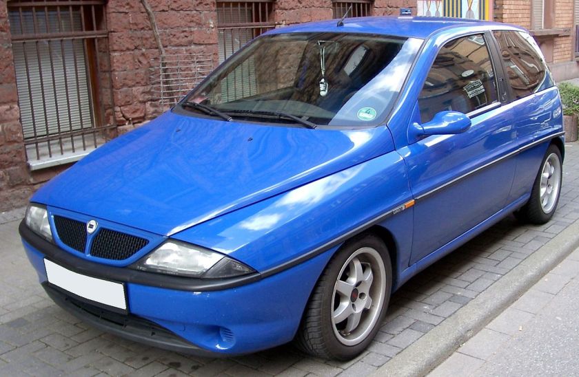 2008 Lancia Y front