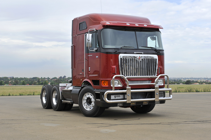International Trucks Shows Off Refreshed 9800i with New Mid-roof Cab SA