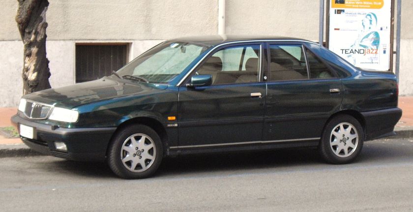 Lancia Dedra sedan front