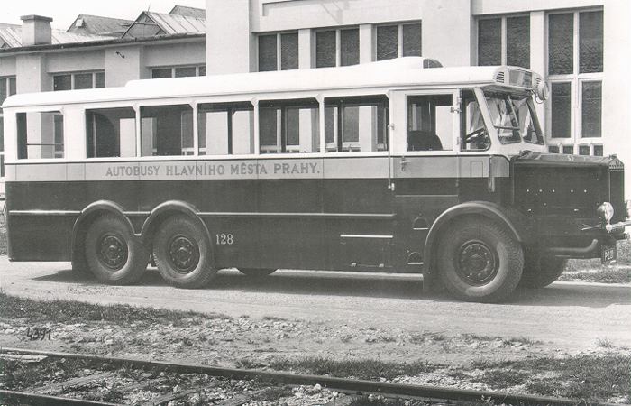 Tatra T24 bus