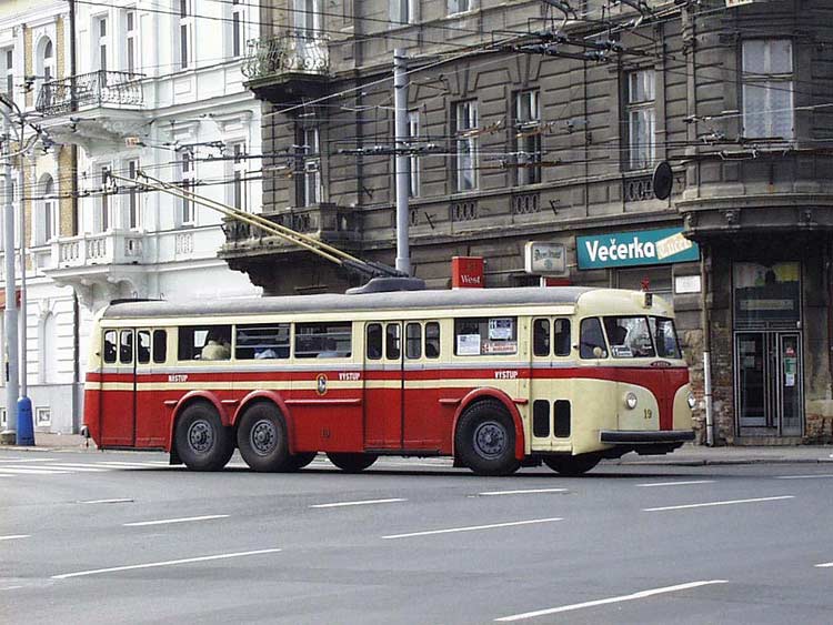 trolejbus Tatra T400 ..