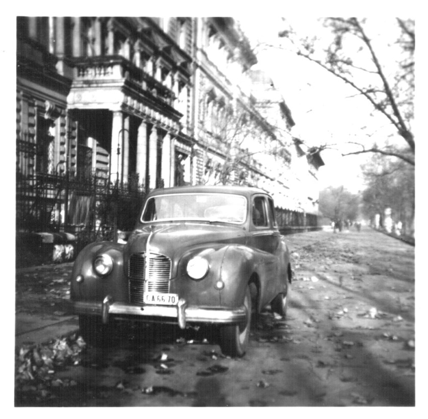 1955-austin-az-andrassy-ut-94-elott-az-1950