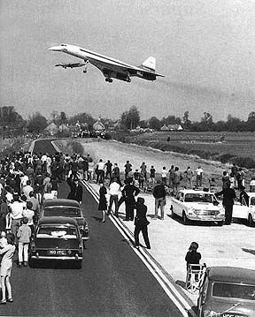 1969-1st-flight-of-concorde-002-filton-bristol