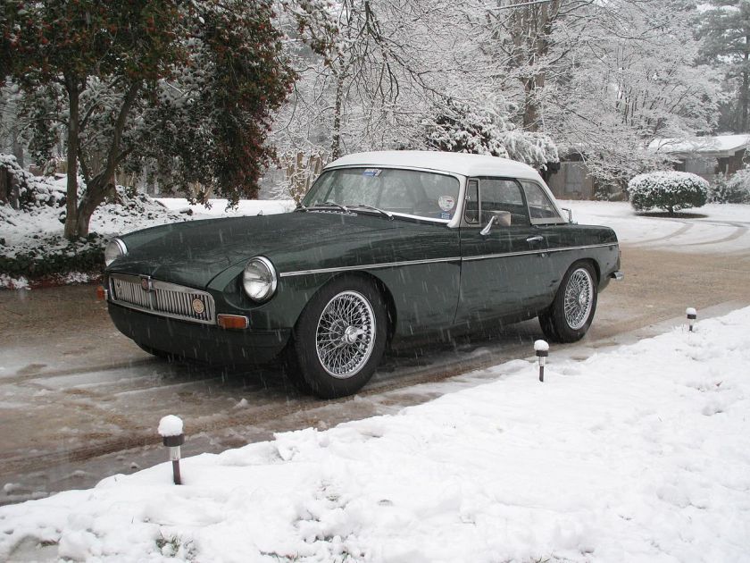 1973-mgb-tourer-fitted-with-factory-hardtop