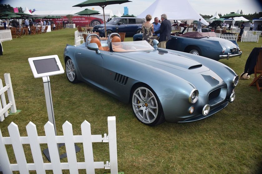 bristol-bullet-and-a-bristol-405-drophead-coupe-on-display-at-salon-prive