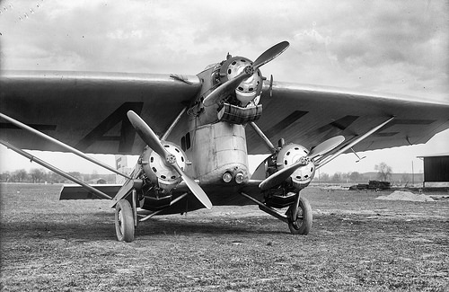 Farman, F-AHAF, 3 Motoren (F), Typ Sabiron am Boden(F.120)
