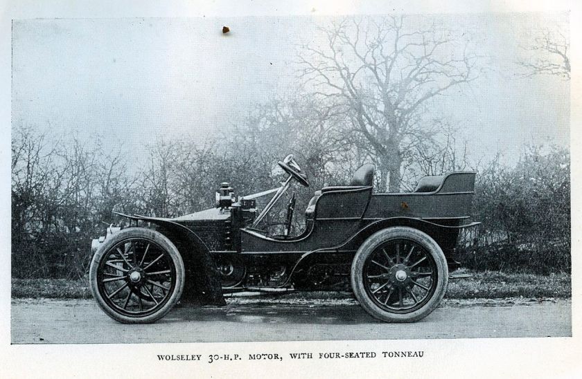 1903-04-wolseley-30hp-motor-with-four-seated-tonneau