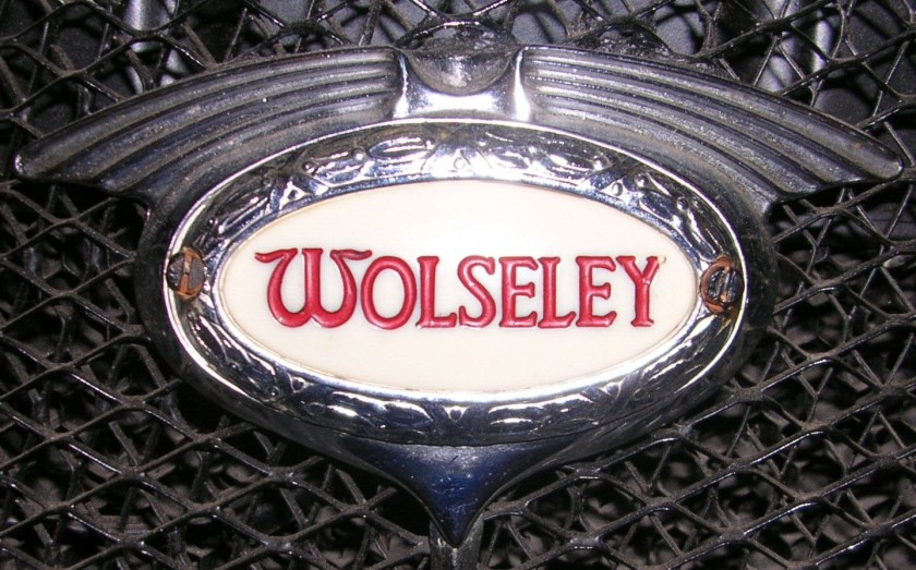 1934-wolseley-illuminating-radiator-badge-on-a-1934-wolseley-nine-car