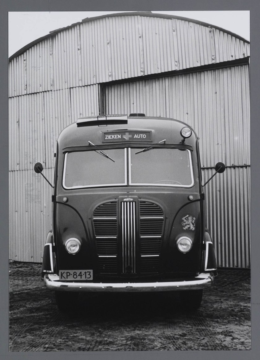 1948-austin-ziekenauto-kp-84-13