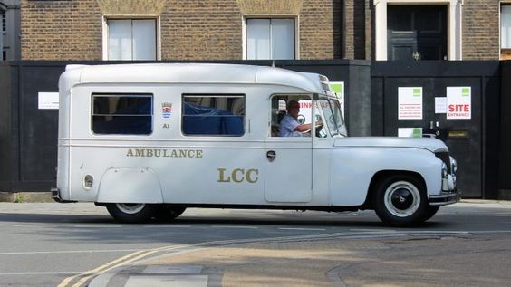 1949-daimler-ambulance