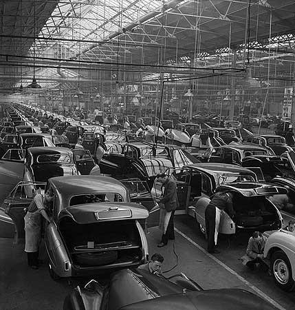 1954-an-elevated-view-looking-down-onto-the-sapphire-car-production-line-at-the-armstrong-siddeley-car-and-aircraft-engine-works-c2a9-english-heritage-nmr