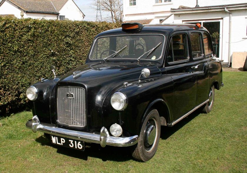 1962-austin-fx4-london-taxi