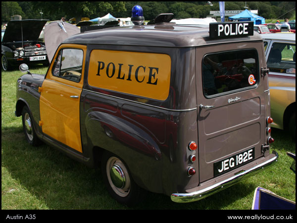 austin-a35-4-policecar