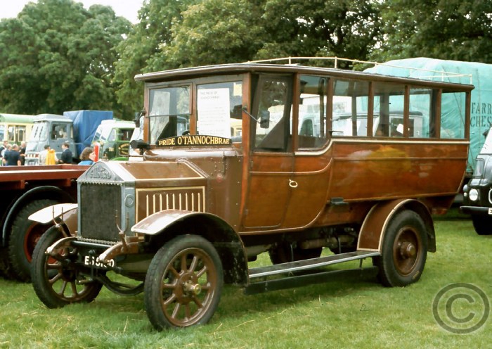 1922-albion-harvey-model-20-15-seater-bus-12-passengers-in-the-rear-2-passengers-in-front-plus-driver-c20-es-5150