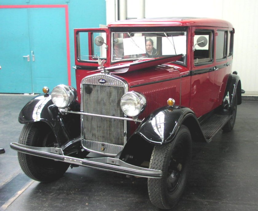 1930-skoda-430-w-wersji-sedan-z-1930-roku