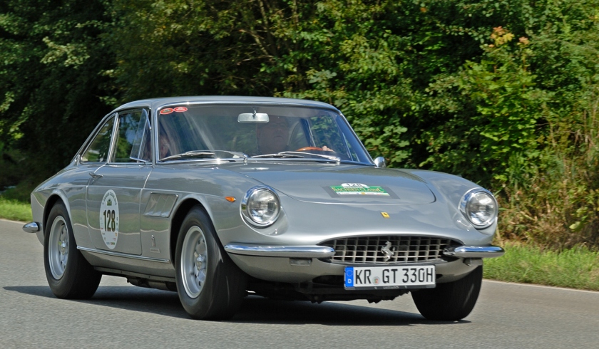 1967-ferrari-330-gtc-pininfarina-during-the-saxony-classic-rallye-2010