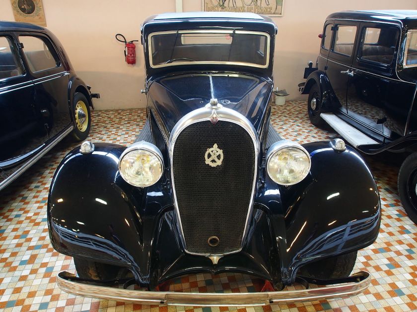 1934 Hotchkiss 411 at the Musée Automobile de Vendée pic-1