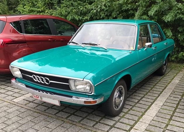 1974 Audi 100 Viertürer (1973–1974)