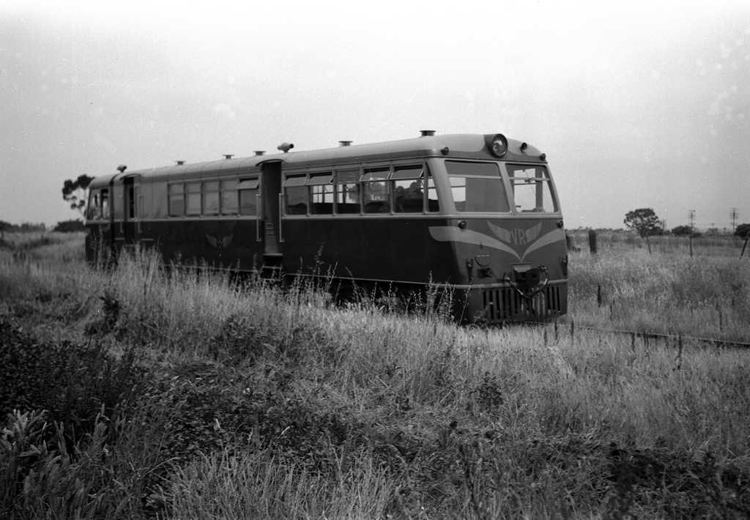 1955-fwk-som-10rm 102hp Walker 10RM substitutes for the regular AEC railmotor between Fawkner and Somerton