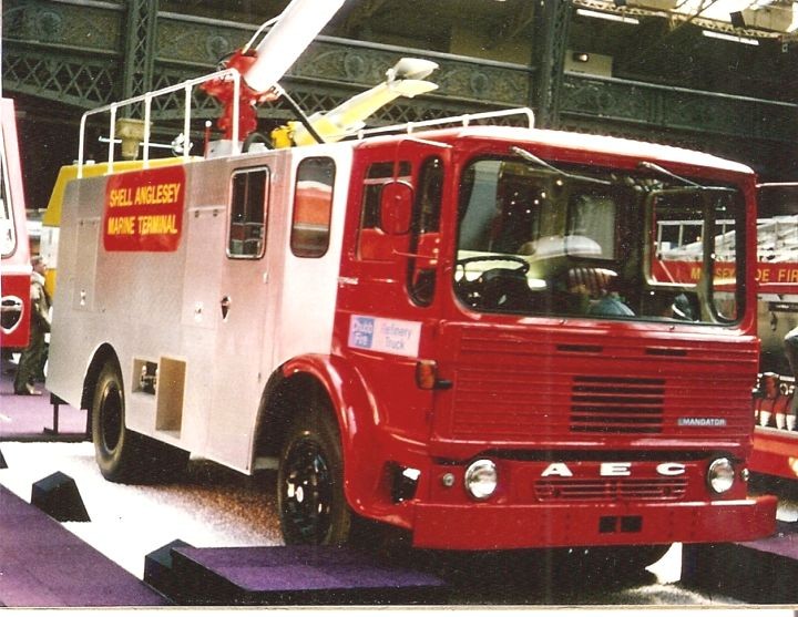 1965-1978 AEC » Mandator ( model TG4 ) q