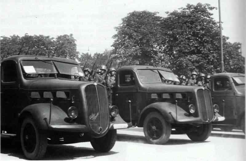 1939 Alfa Romeo 500 - Alfa Romeo 500 military version during a parade in Turin, August 8, 1939