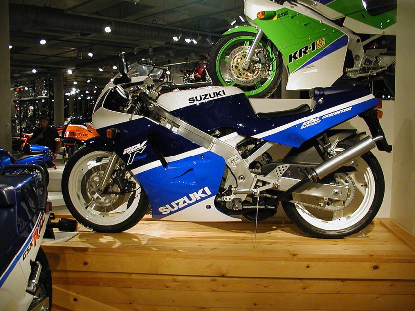 Suzuki RGV250Γ